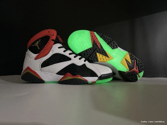 Rep Husky Jordan CW2805-160 7 China Greater Air Retro 0818